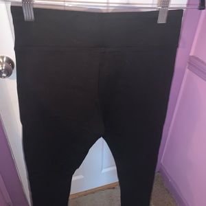 Leggings with pink strip